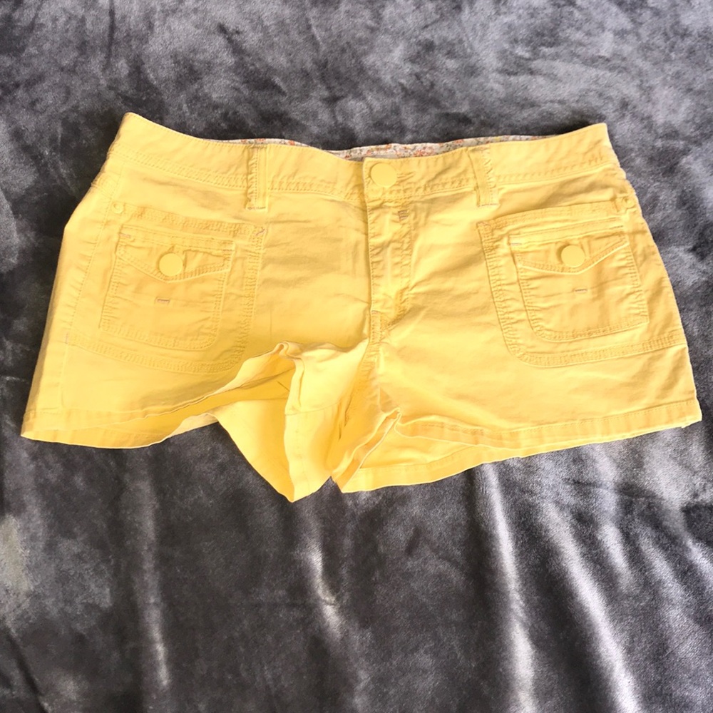 Candie’s Yellow Shorts Sz 9